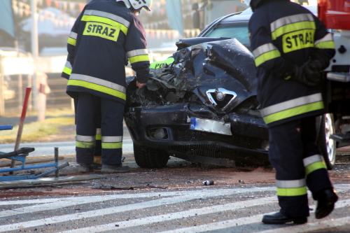 garwolin - Zderzenie dwóch aut w Lipówkach. Dwie osoby w szpitalu